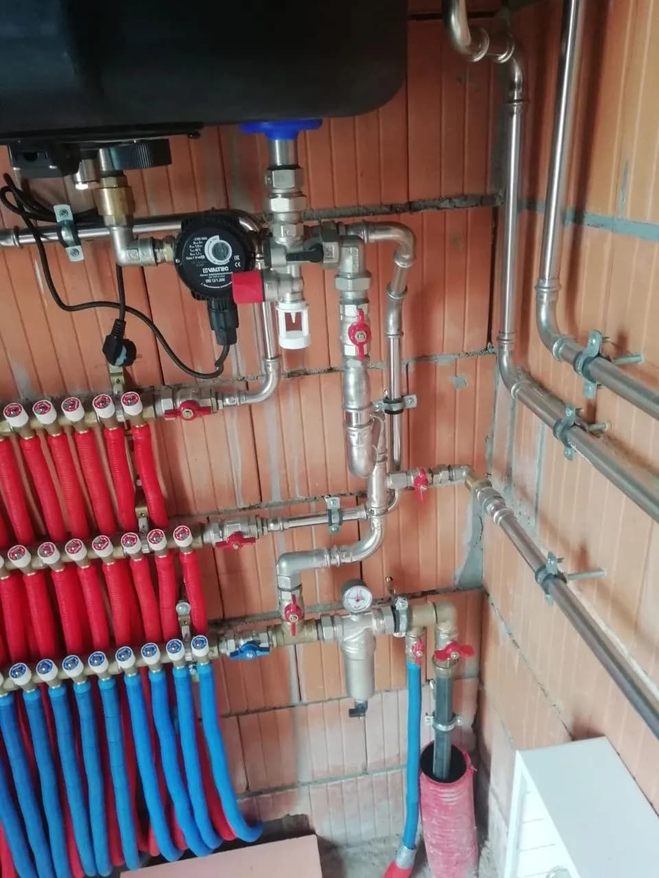 Underfloor Heating Installation in a Brick House 7