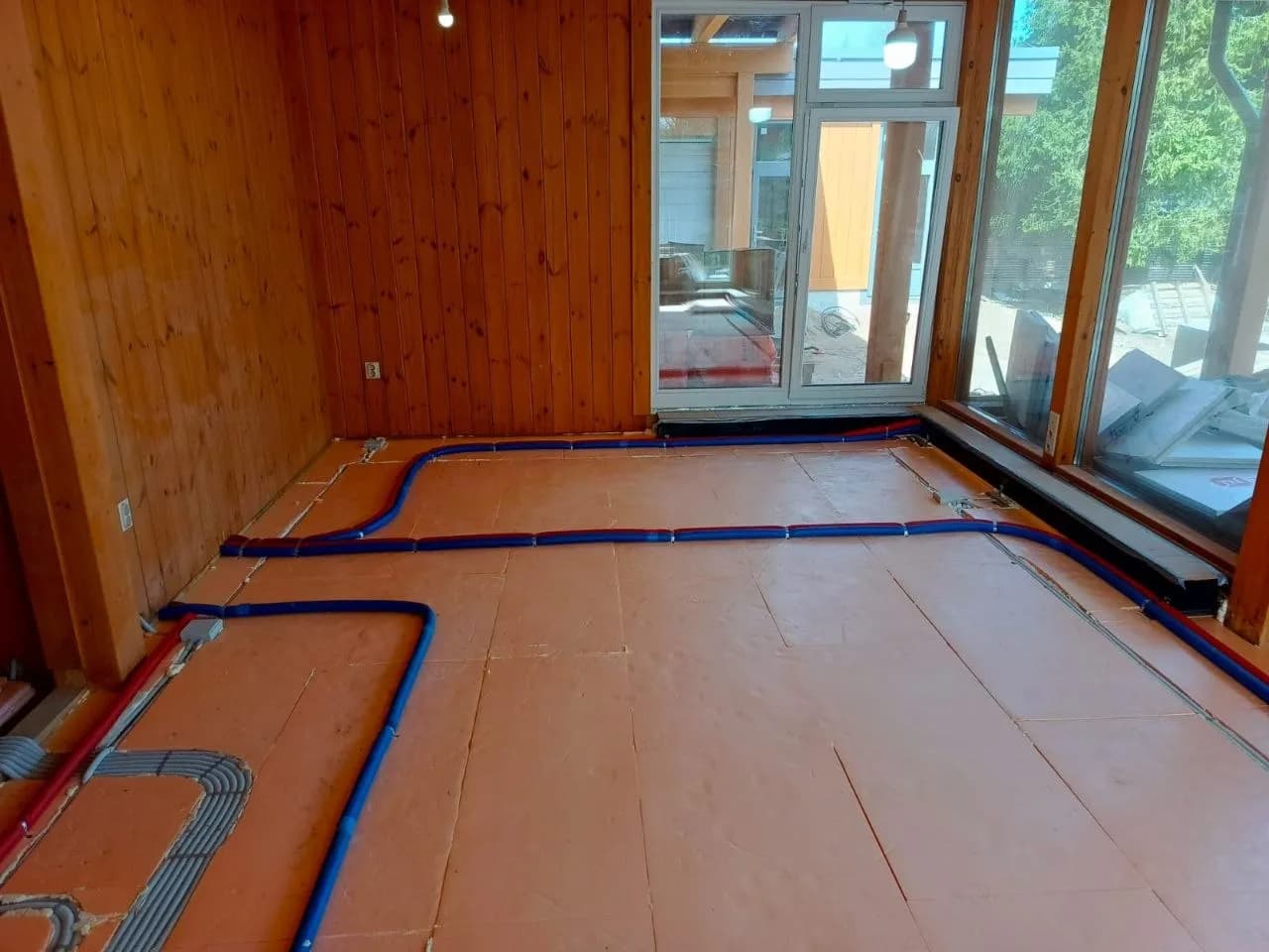 Installation of Hydronic Underfloor Heating in a Frame House 6
