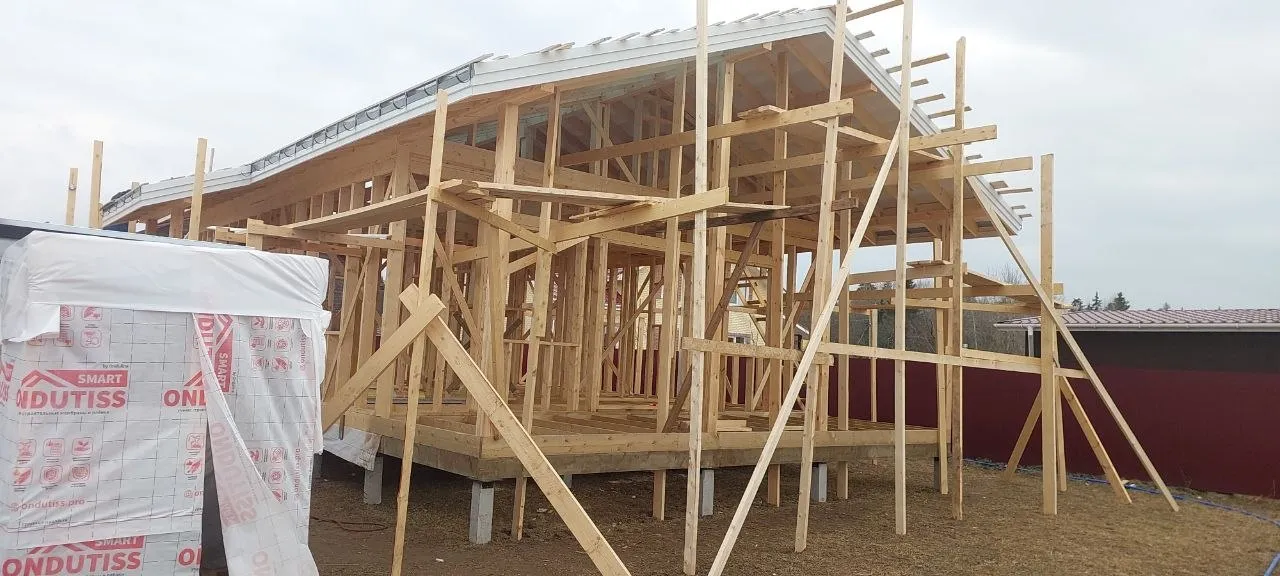 Завершаем тёплый контур каркасного дома 90 м² 7