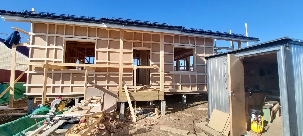 Завершаем тёплый контур каркасного дома 90 м² 8